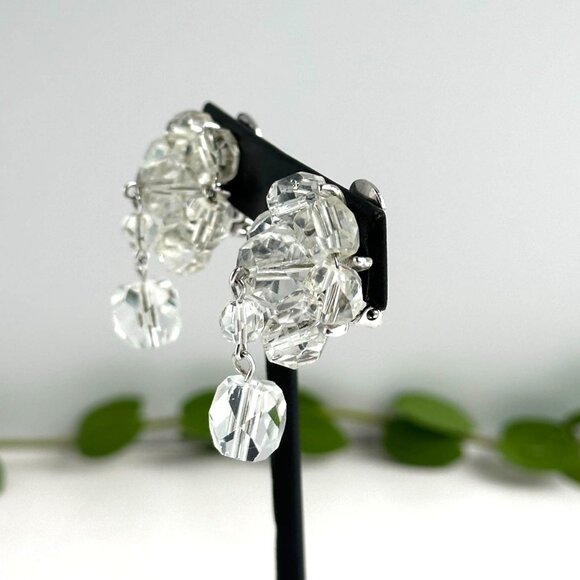 Kramer Vintage Crystal Clip Earrings - Picture 4 of 13